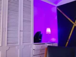 adelnesbitt's CamSoda show and profile