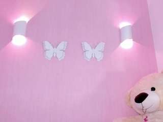 littleari Live Webcam on CamSoda