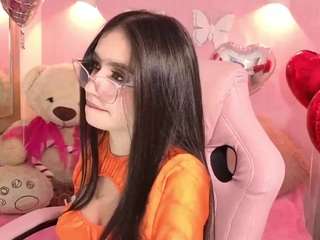 littleari Live Webcam on CamSoda