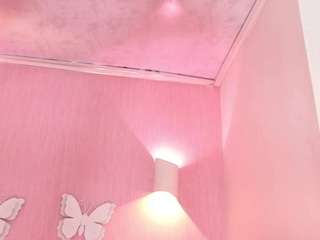 littleari live cam profile