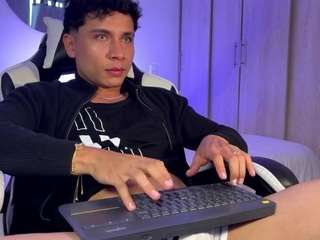 nathangreyx Live Webcam on CamSoda