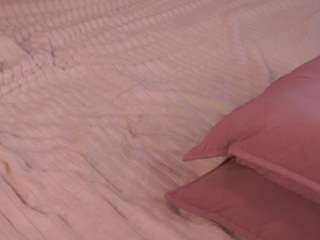 neldagault's CamSoda show and profile