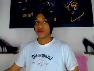 aishasexy18's CamSoda show and profile