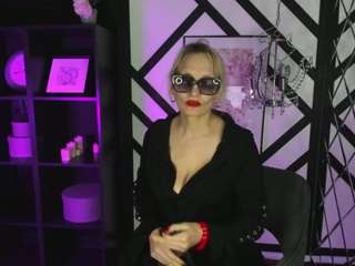 AnnaQueenMuse