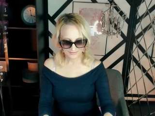 annaqueenmuse