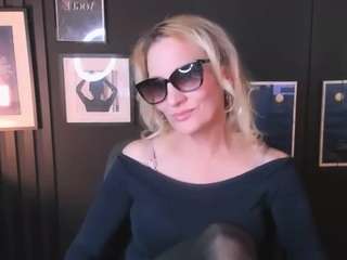 annaqueenmuse live webcam show