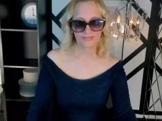 AnnaQueenMuse live webcam show