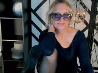 AnnaQueenMuse live webcam show