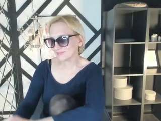 AnnaQueenMuse