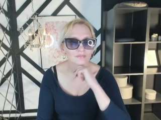 AnnaQueenMuse