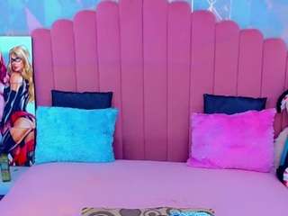 ariadnna-princess's CamSoda show and profile