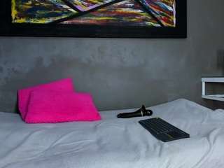 charlotte-curvy Live Webcam on CamSoda