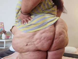 Charlotte-curvy live cam preview