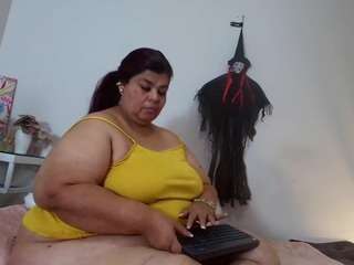 Charlotte-curvy live cam preview