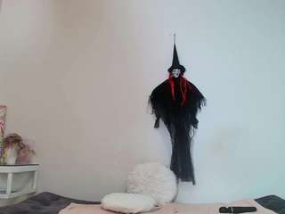 Charlotte-curvy live webcam