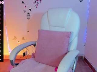 melody-staarr Live Webcam on CamSoda