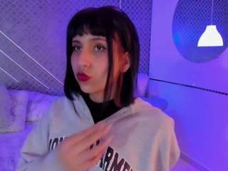 nikii-bloom Live Webcam on CamSoda