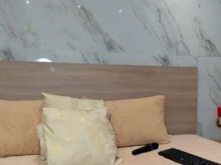 tiffany-jhas's live room