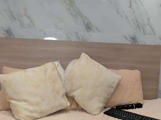 Tiffany-Jhas live webcam show