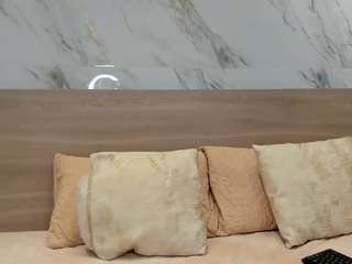Tiffany-Jhas live webcam show