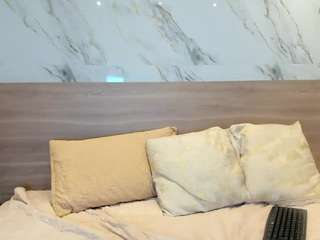 tiffany-jhas's live room