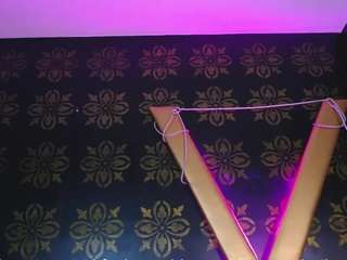 dymoni222 Live Webcam on CamSoda