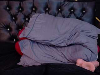 ekka-urrda's CamSoda show and profile