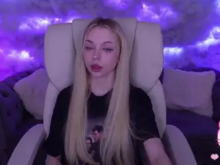 EviStar's Live Sex Cam Show