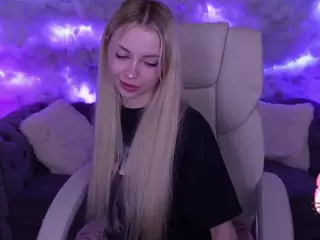 EviStar's Live Sex Cam Show