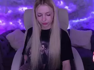 EviStar's Live Sex Cam Show