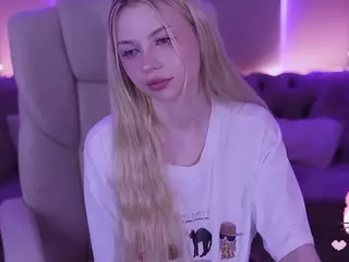 EviStar's Live Sex Cam Show