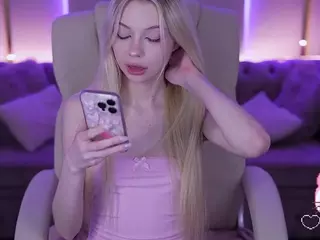 EviStar's Live Sex Cam Show