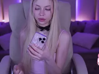 EviStar's Live Sex Cam Show