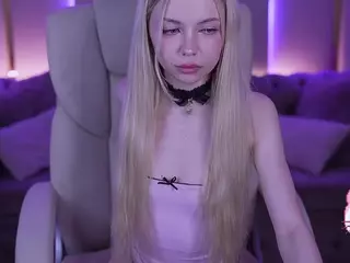 EviStar's Live Sex Cam Show