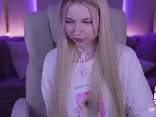 EviStar's Live Sex Cam Show