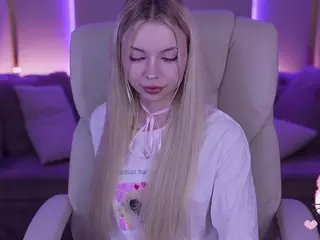 EviStar's Live Sex Cam Show