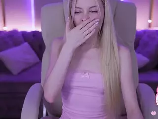 EviStar's Live Sex Cam Show