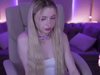 EviStar's Live Sex Cam Show