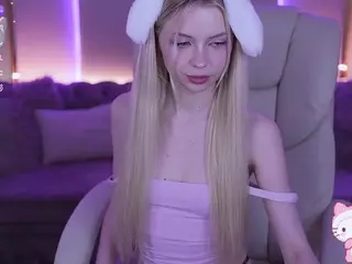 EviStar's Live Sex Cam Show