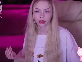 EviStar's Live Sex Cam Show