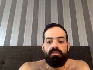 Discover gucciyoshy from CamSoda