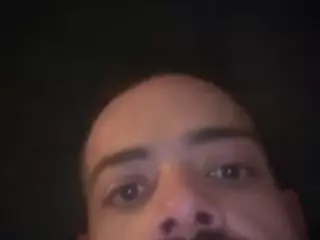 gucciyoshy's Live Sex Cam Show