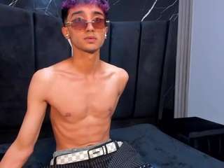 lauryandnarenn's CamSoda show and profile