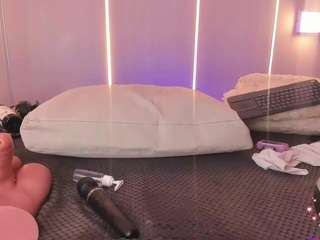 该模特正在直播。 sasha-rivers