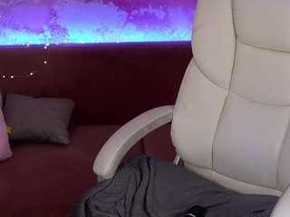 Live webcam model silverrmoon on Soda Cams