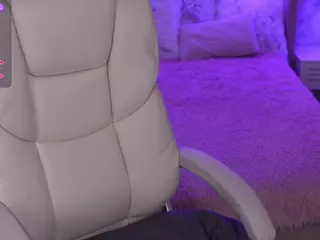 SilverrMoon's Live Sex Cam Show