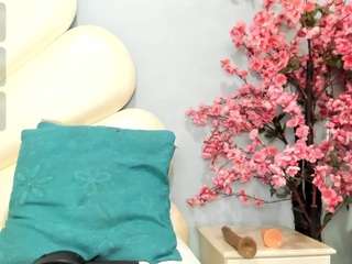 alina-chapman Live Webcam on CamSoda