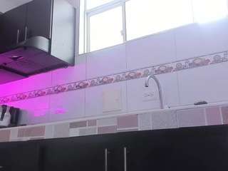 Emma-evaa live webcam on Soda Cams