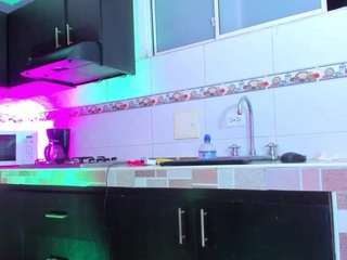 Emma-evaa live cam — anal, green eyes, young adult