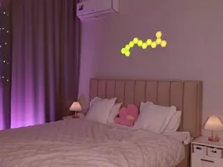 EvaBunnyrot's Live Sex Cam Show